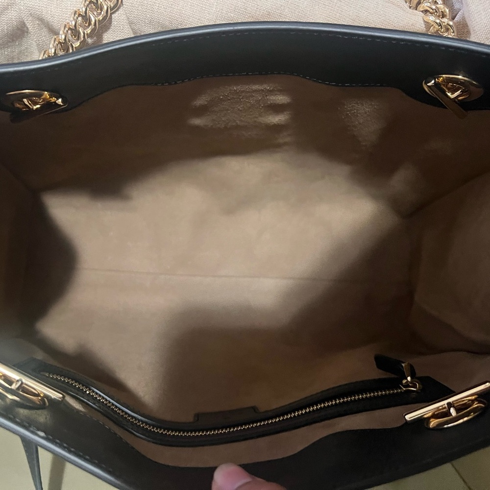 Guccie original purse in grate condition extra clean smoke free pet free asking